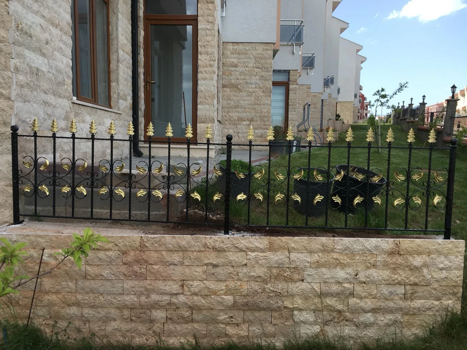 Bahçe Duvarı Ferforje Korkuluk - Yenikent Metal Ankara