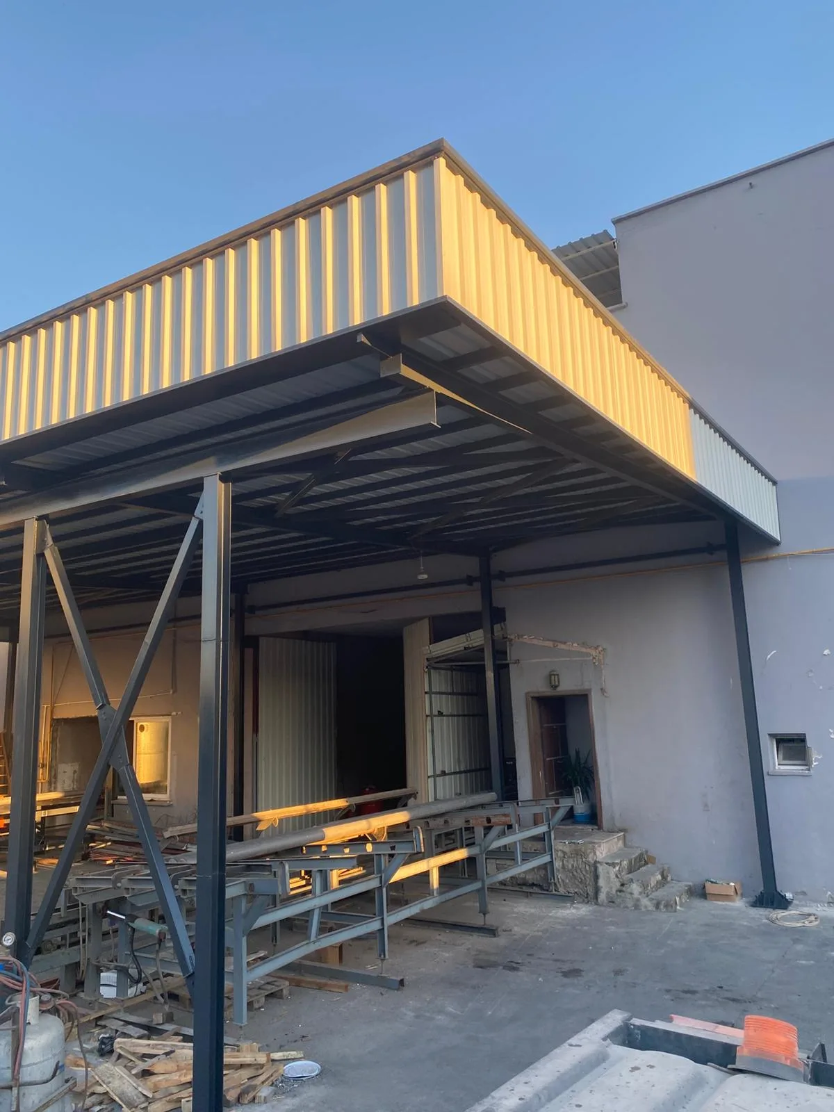 Düz Çelik Çatı Modeli - Yenikent Metal Ankara
